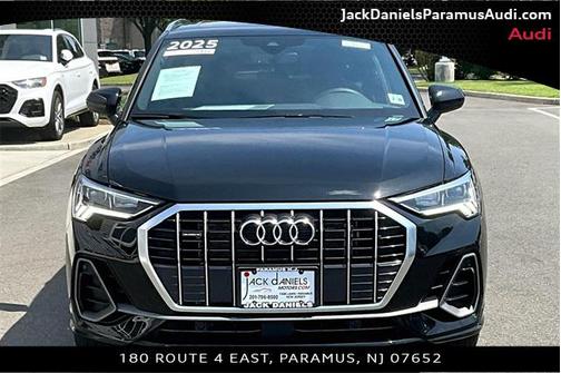 2025 Audi Q3 Premium 45 TFSI S line quattro Tiptronic
