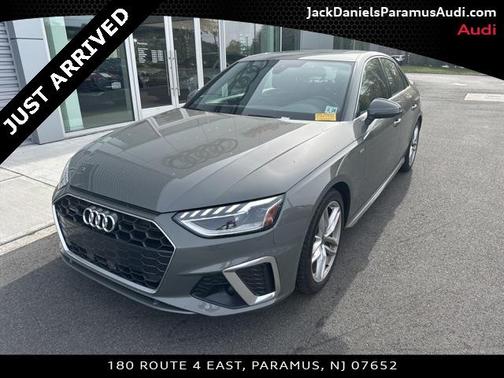 2023 Audi A4 45 S line Premium Plus