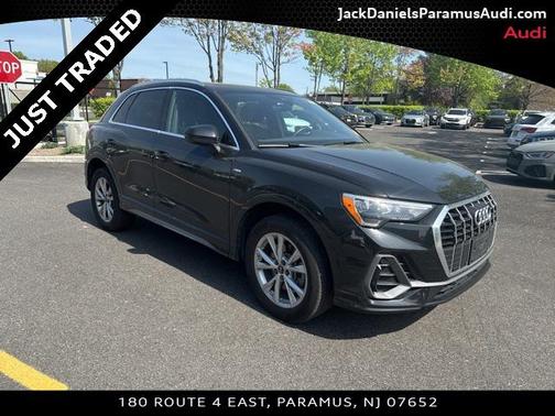 2022 Audi Q3 45 S line Premium