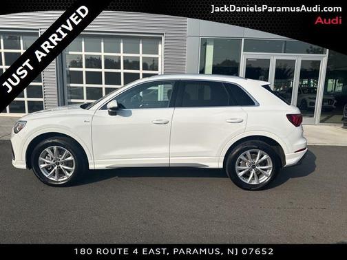 2025 Audi Q3 Premium 45 TFSI S line quattro Tiptronic