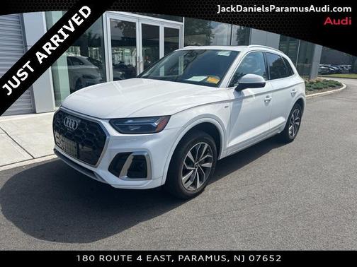 2023 Audi Q5 45 S line Premium Plus