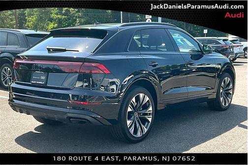 2025 Audi Q8 55 Premium Plus