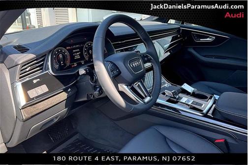 2025 Audi Q7 55 Premium Plus