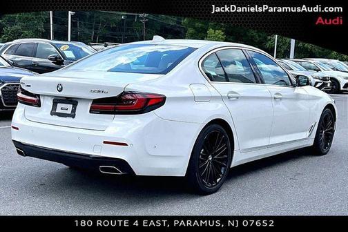 Alpine White 2021 BMW 530e 530e xDrive
