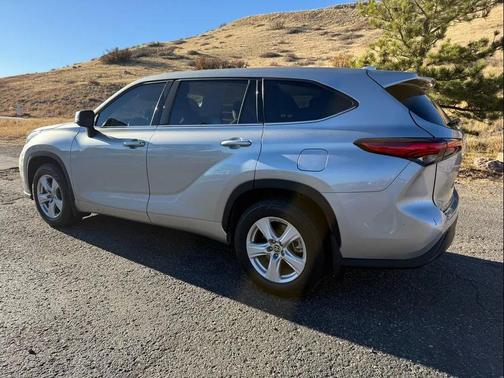 2020 Toyota Highlander LE