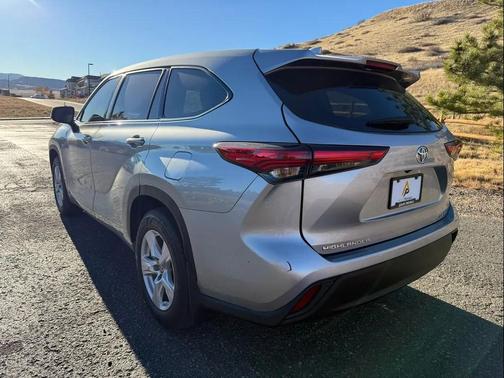 2020 Toyota Highlander LE