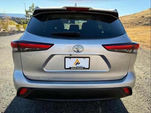 2020 Toyota Highlander LE