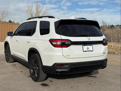 2025 Honda Pilot Touring 8-Passenger