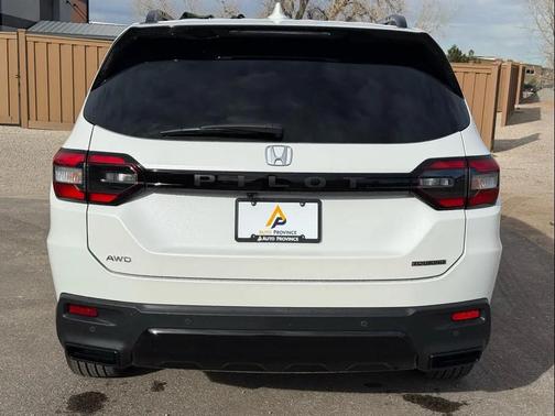 2025 Honda Pilot Touring 8-Passenger