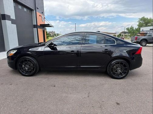 Black 2011 Volvo S60 T6