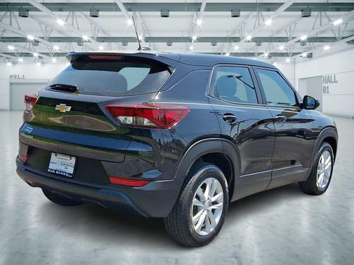 Mosaic Black Metallic 2023 Chevrolet Trailblazer LS