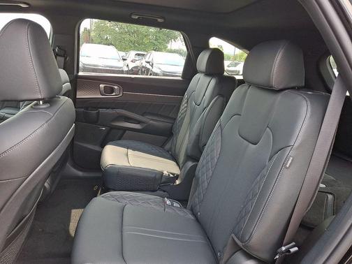 Aurora Black Pearl 2026 Kia Sorento Hybrid X-Line SX Prestige