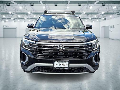 Deep Black Pearl 2024 Volkswagen Atlas 2.0T SEL