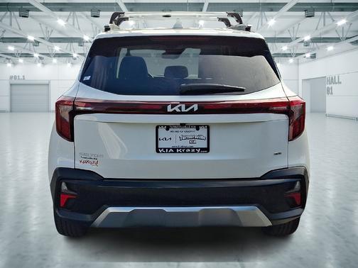 Snow White Pearl 2024 Kia Seltos EX