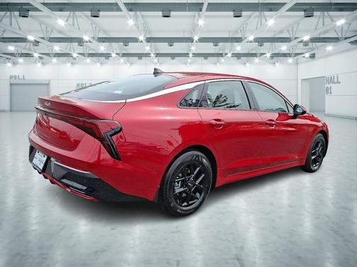 2025 Kia K5 LXS