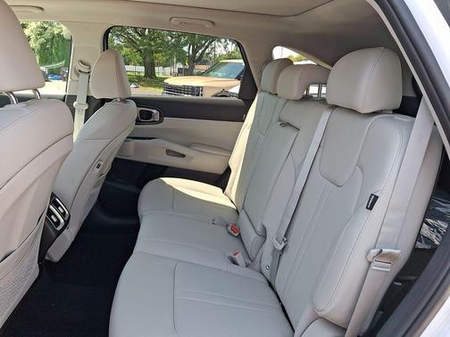 Glacial White Pearl 2026 Kia Sorento S