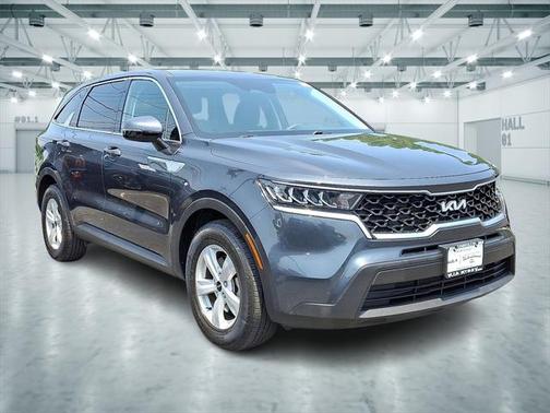 2022 Kia Sorento LX