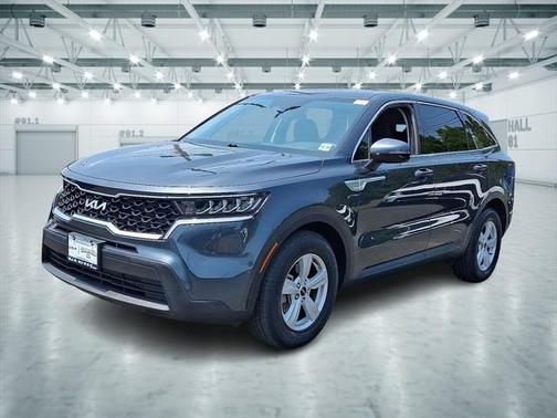 2022 Kia Sorento LX