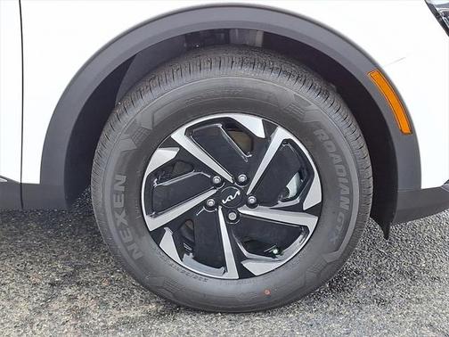 2025 Kia Sportage Hybrid LX