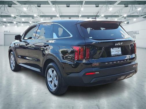2022 Kia Sorento LX