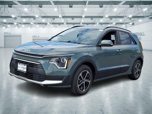 Cityscape Green 2026 Kia Niro EX