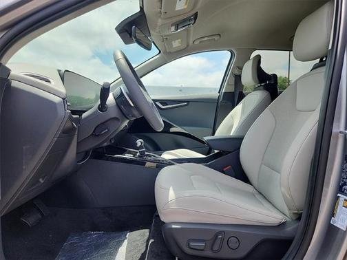 2025 Kia Niro EX