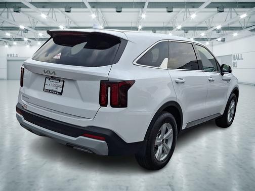 Glacial White Pearl 2026 Kia Sorento LX