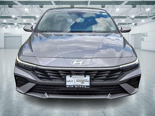 Fluid Metal 2024 Hyundai ELANTRA SE
