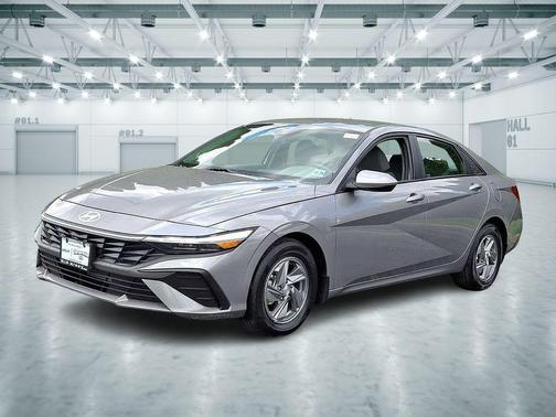 Fluid Metal 2024 Hyundai ELANTRA SE