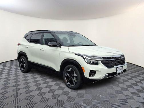 Clear White/Black Roof 2026 Kia Seltos S