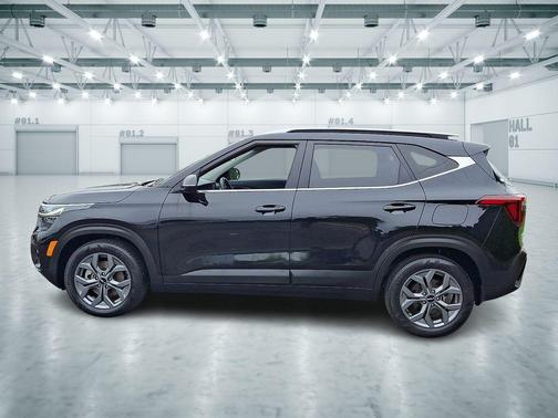Fusion Black 2024 Kia Seltos S