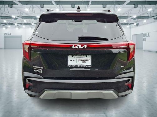 Fusion Black 2024 Kia Seltos S