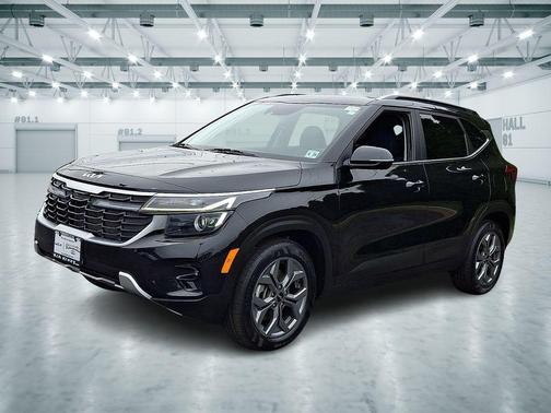 Fusion Black 2024 Kia Seltos S