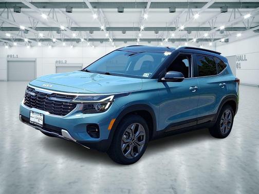 Pluton Blue/Black Roof 2024 Kia Seltos S