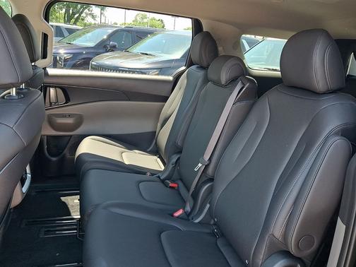 Deep Chroma Blue 2026 Kia Carnival LXS