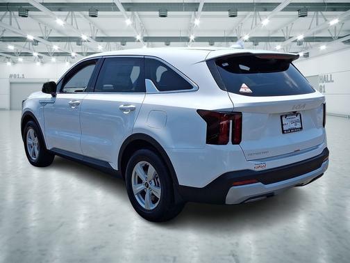 Glacial White Pearl 2026 Kia Sorento LX