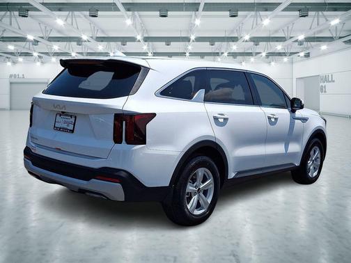 Glacial White Pearl 2026 Kia Sorento LX