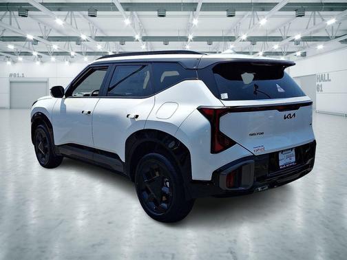 Snow White Pearl 2027 Kia Seltos X-Line