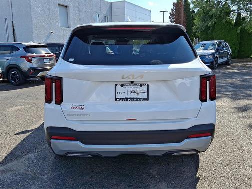 2025 Kia Sorento LX