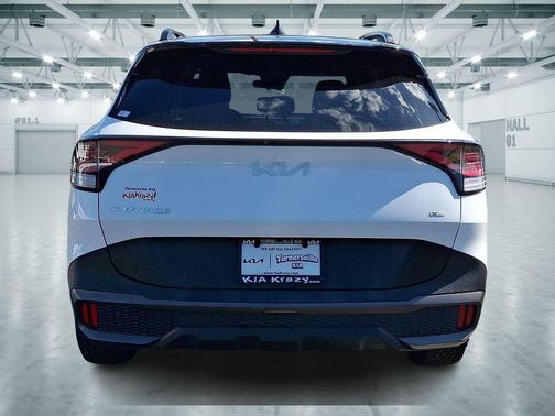 Glacier White Pearl/Ebony Black Roof 2023 Kia Sportage S