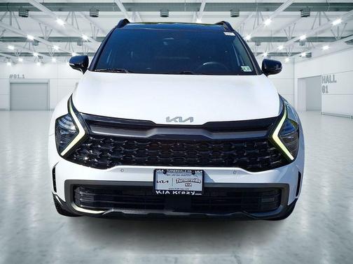 Glacier White Pearl/Ebony Black Roof 2023 Kia Sportage S