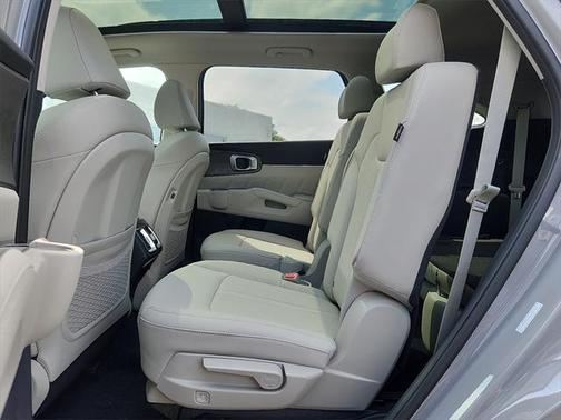2025 Kia Sorento SX