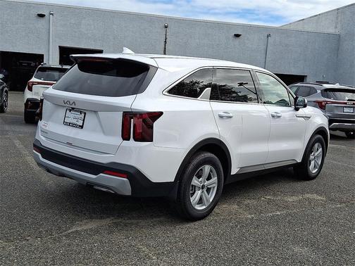 2025 Kia Sorento LX