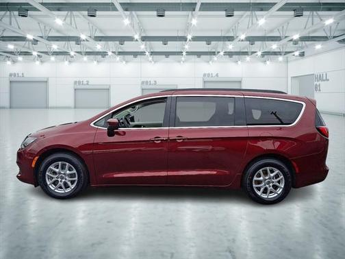 2021 Chrysler Voyager LXI