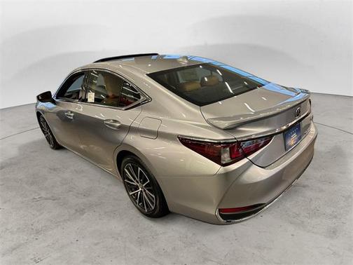 2025 Lexus ES 300h Base