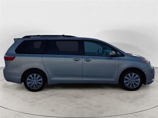 2015 Toyota Sienna LE