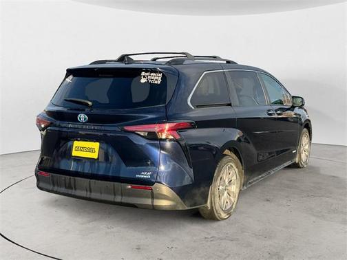 2021 Toyota Sienna XLE 7 Passenger