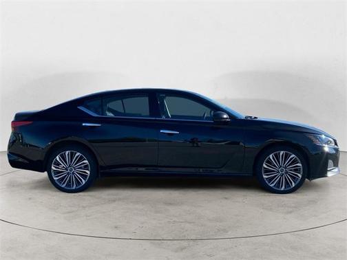 2024 Nissan Altima 2.5 SL