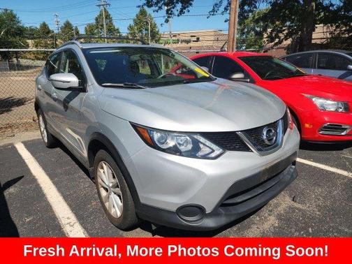 Brilliant Silver 2017 Nissan Rogue Sport SV