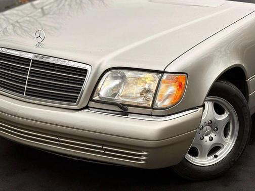 1999 Mercedes-Benz S-Class S 320 LWB Sedan 4D